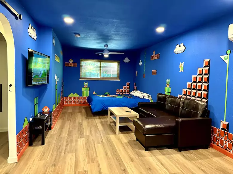 Airbnb renter turns their studio into a Super Mario experience